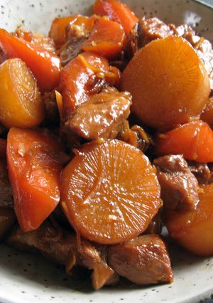 A picture of Simmered Daikon, Carrot & Pork.