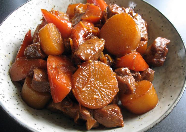 Recipe of Any-night-of-the-week Simmered Daikon, Carrot &amp; Pork