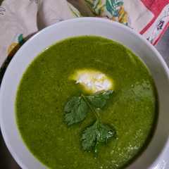 Foto principal de Sopa de calabacita con cilantro