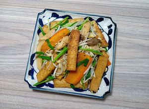 Hình của món Đậu hủ xào giá hẹ.