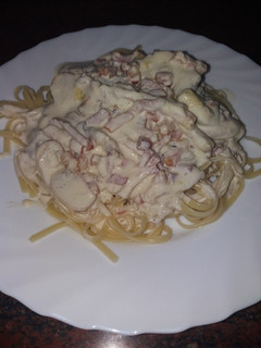 Una foto de Espagettis a la carbonara