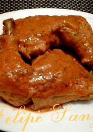 Foto principal de Pollo con almendras en salsa de setas