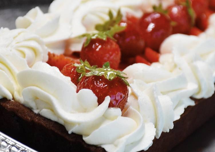 Crostata croccante di cioccolato dark🍫 e glassa di fragole🍓