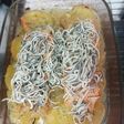 Salmón al horno con guarnición de patatas y gulas