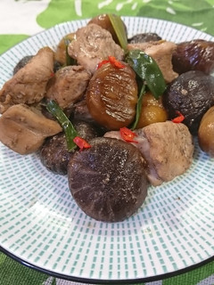 香菇栗子燒雞 的食譜成品照片