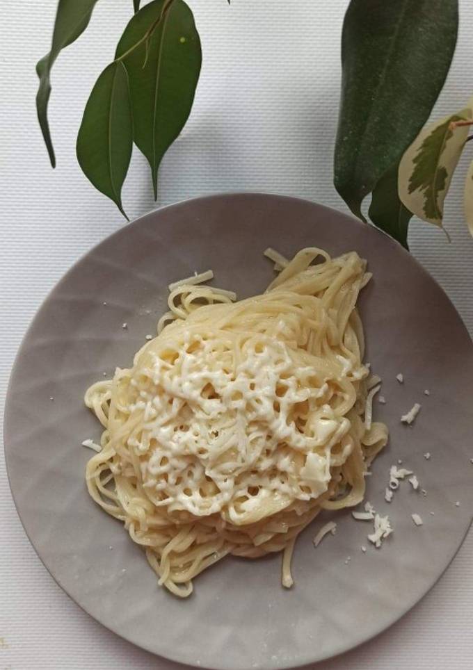 Макарони з моцарелою