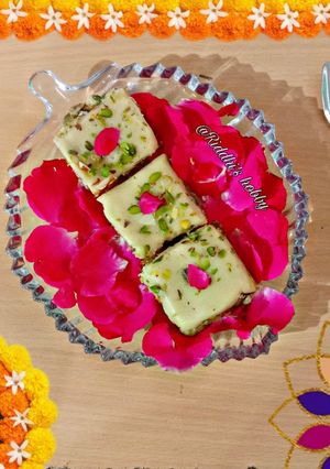 કાજુ ગુલકંદ ડીલાઈટ (Kaju Gulkand Delight Recipe In Gujarati) રેસીપી મુખ્ય ફોટો