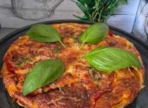 Une photo de Quiche rustique au poulet et tomates 🍅 du jardin 😃