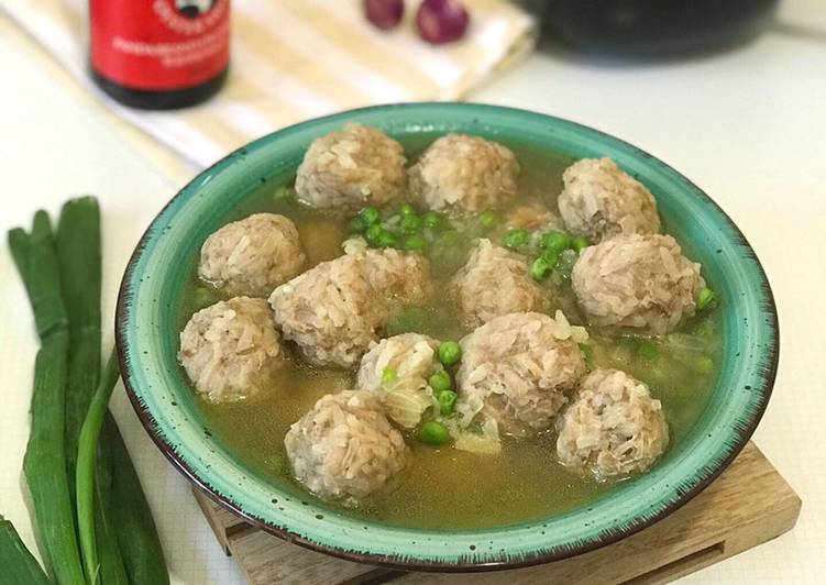 Bagaimana Memasak Meat Rice Ball Soup (Bola nasi daging sup) Yang Lezat