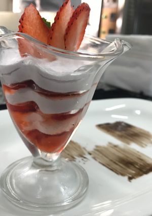 A picture of Strawberry fool.