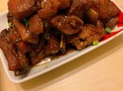 A picture of scallions pork ribs