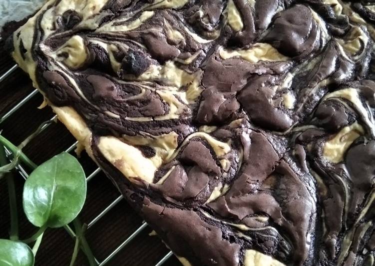 Swirl Cream Cheese Brownies