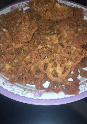 A picture of Chacchanbu (crunchy snack).