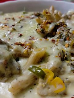ইটালিয়ান  চিকেন হোয়াইট সস পাস্তা(Italian white sauce pasta recipe in Bengali) রেসিপির প্রধান ছবি