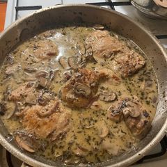 One-Pot Creamy Chicken Mushroom 🍗🍄🟫 A picture of One-Pot Creamy Chicken Mushroom 🍗🍄🟫.