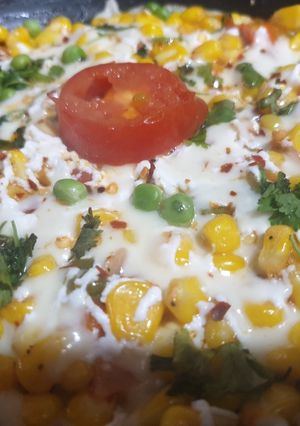 चीजी मैक्सिकन कॉर्न(Cheesy mexican corn recipe in Hindi) रेसिपी मुख्य फोटो