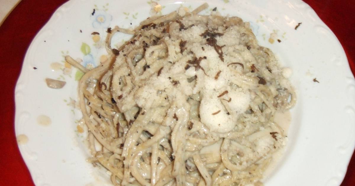 Tagliolini al tartufo con salsa de setas, coñac y trufa Receta de Cuqui  Bastida- Cookpad