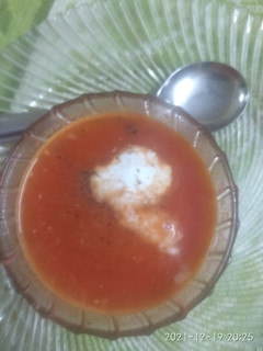 ટોમેટો સુપ (Tomato Soup Recipe In Gujarati) રેસીપી મુખ્ય ફોટો