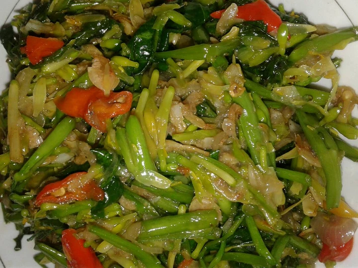 Cara Gampang Membuat Resep Tumis kangkung dan bunga pepaya yang Lezat Sekali Anti Ribet, Uenak Banget