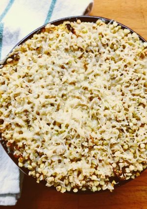 Foto di Tortini di grano saraceno con verza, pollo e parmigiano reggiano