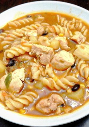 Una foto de Sopa de Minestrones & Pollo