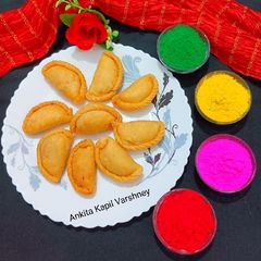 A picture of Mawa Gujiya.