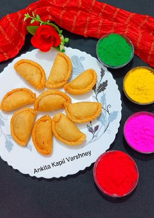 A picture of Mawa Gujiya.