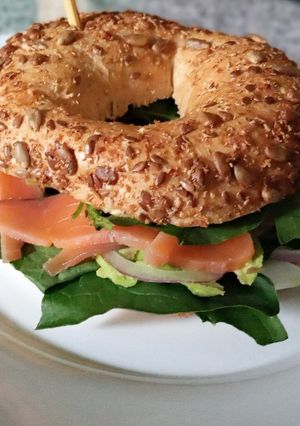 Una foto de Gravlax de salmón