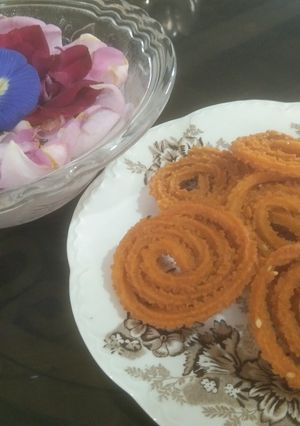 A picture of Dabeli flavoured Chakli with leftover Potatoes.