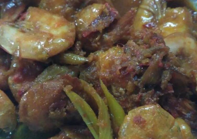 Bagaimana Menyiapkan Udang Balado pedas, Menggugah Selera