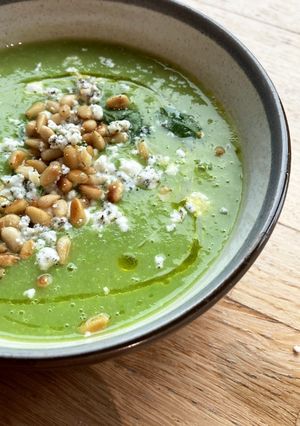 A picture of Leek, pea and potato soup.