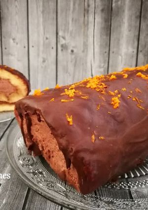 Una foto de Brazo de gitano de trufa y naranja