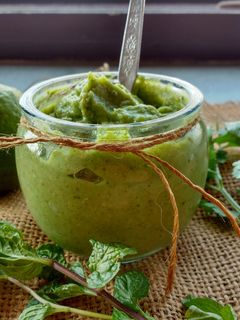 A picture of Guava chutney.