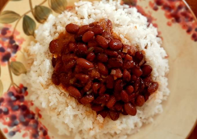 Red beans in tomato soup