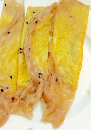 Hình của món Bánh cuốn trứng gà.