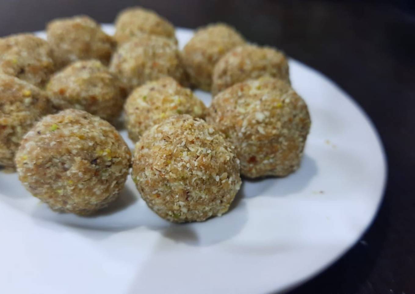 Healthy oats laddu