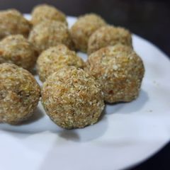 A picture of Healthy oats laddu.