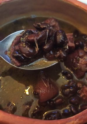 Una foto de Feijoada inspirada en Celia