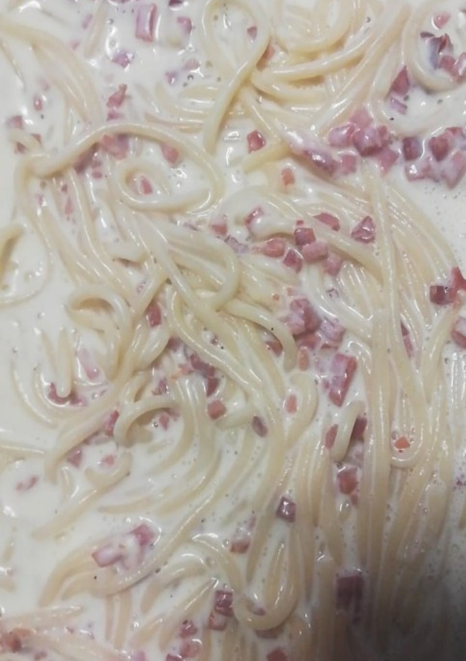Una foto de Espaguetis carbonara