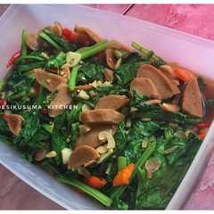 รูปของ Sawi Hijau tumis Bakso sosis