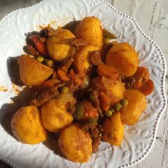 A picture of Signature beef stew.