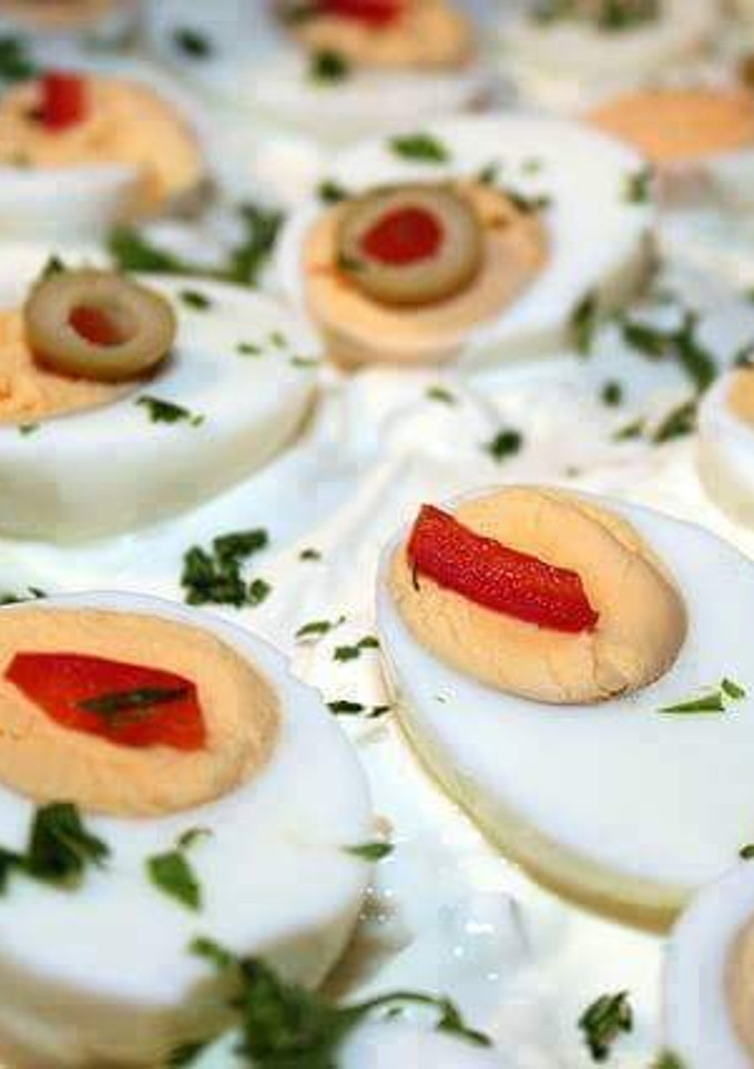 Una foto de Huevos rellenos de atún