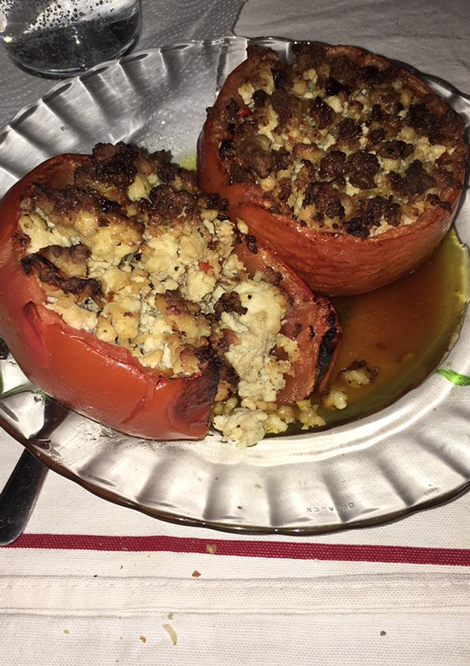 Una foto de Tomates rellenos de pollo