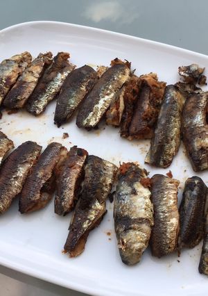 Une photo de Sardines farcies à la confinade de tomates et basilic frais