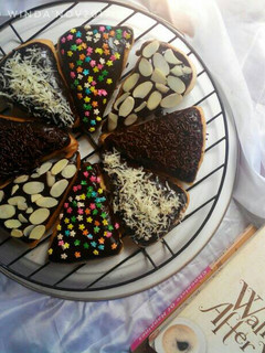 Foto resep Donat Pizza (Donat Maizena eggless)