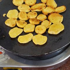 A picture of Tawa besan pakodi.