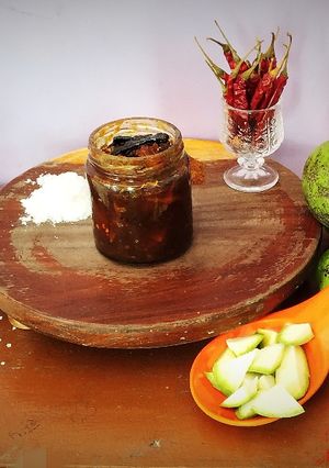 A picture of Sweet and sour mango pickle.