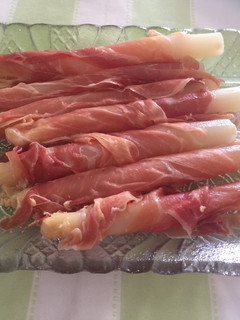 Una foto de Espárragos con jamón serrano