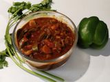 பச்சை குடைமிளகாய் புளிக்குழம்பு (Green Capsicum tamarind gravy)