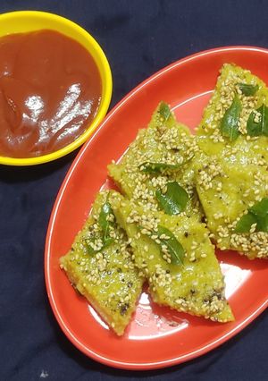 દૂધી ઢોકળા (Dudhi Dhokla Recipe In Gujarati) રેસીપી મુખ્ય ફોટો